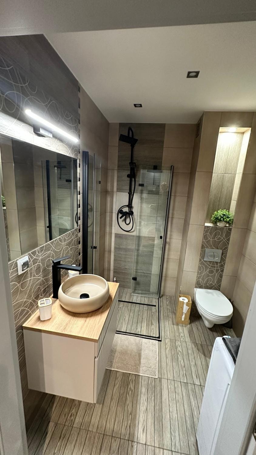 Shower, Toilet, Bathroom