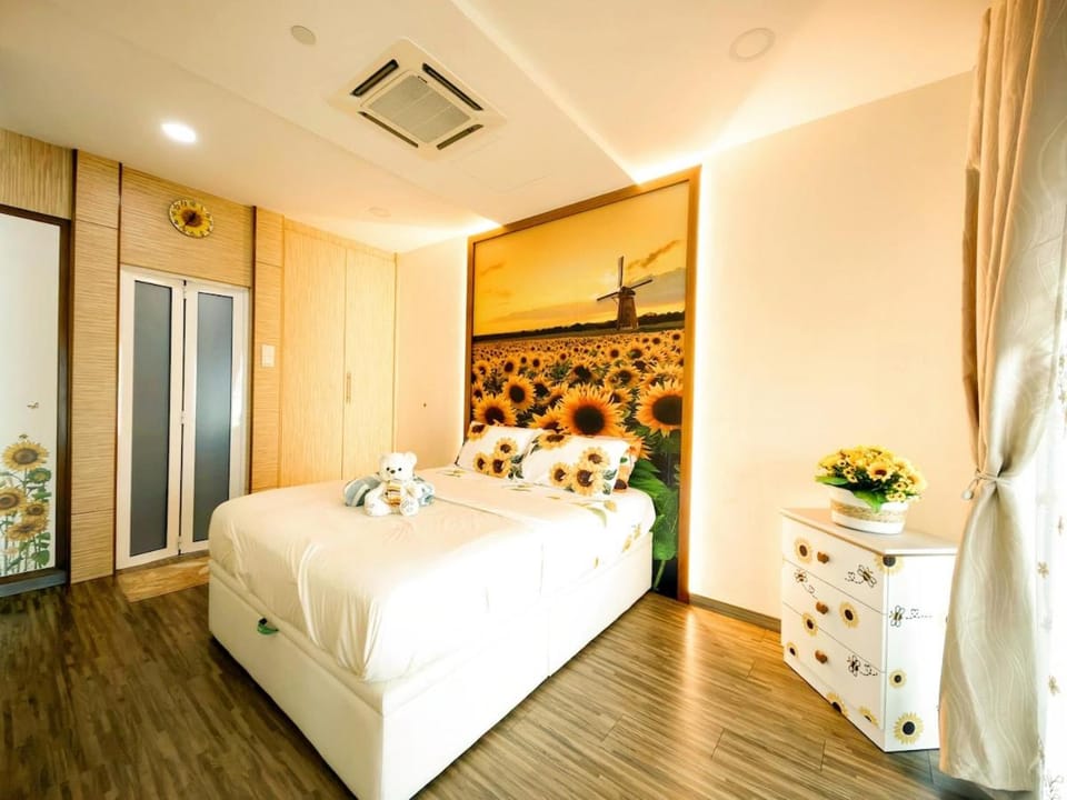 Bedroom, wardrobe, air conditioner