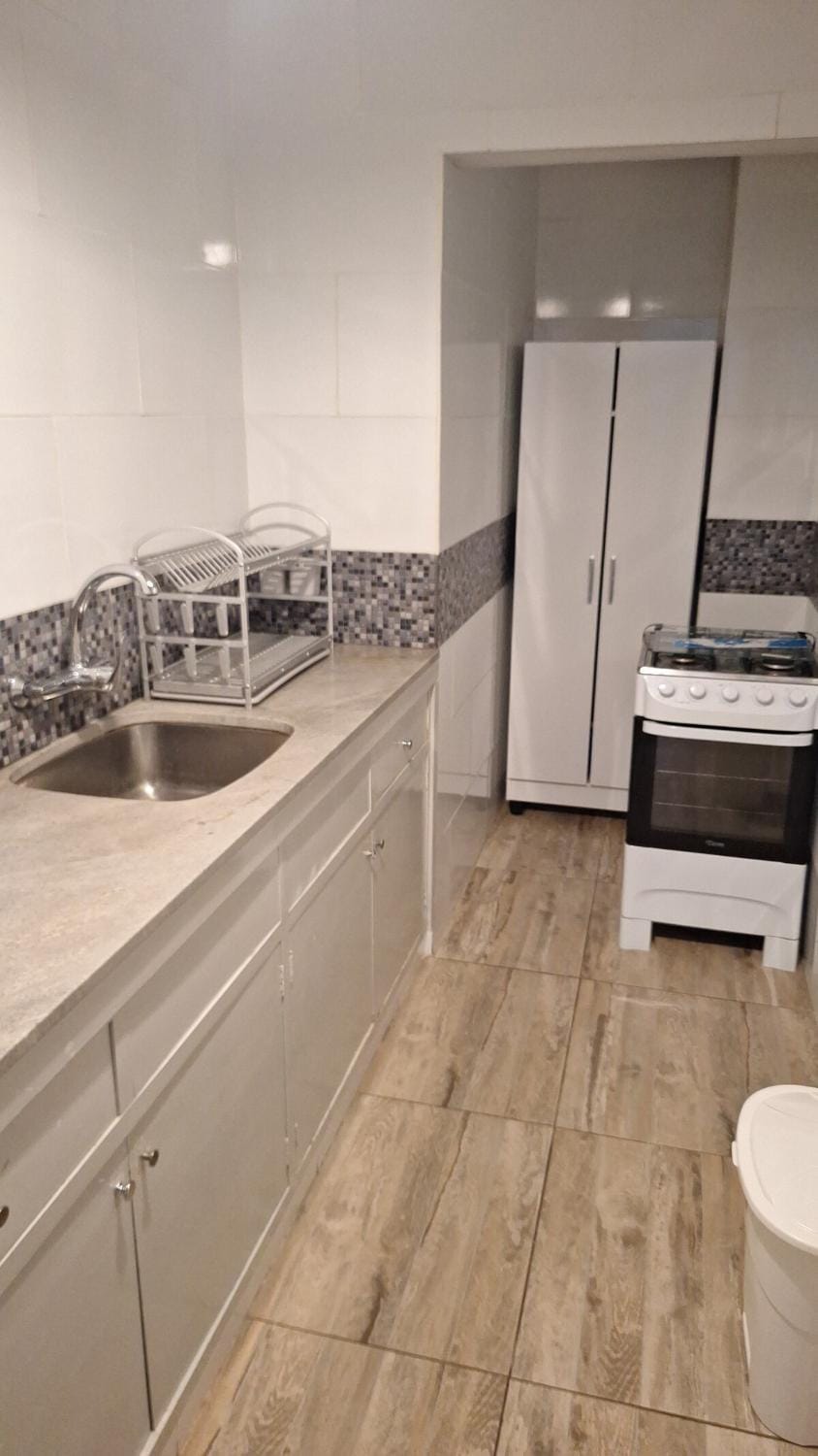 Centric Loc - Sleeps 5 - Balcony - High Speed WiFi Apartment in Montevideo Department, Uruguay