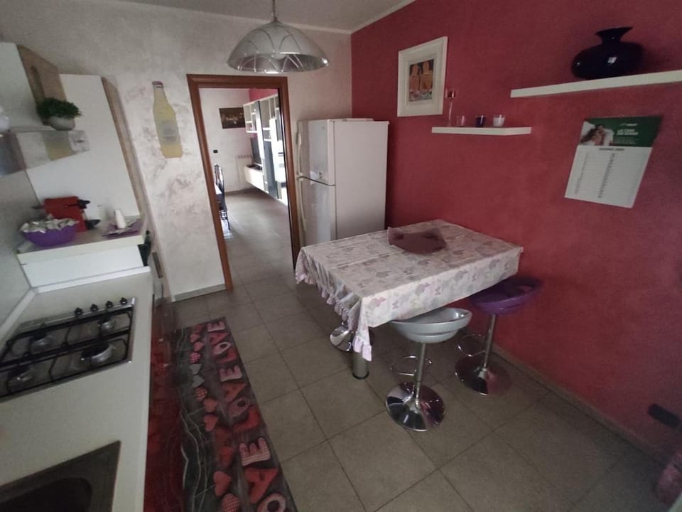 Kitchen or kitchenette, oven