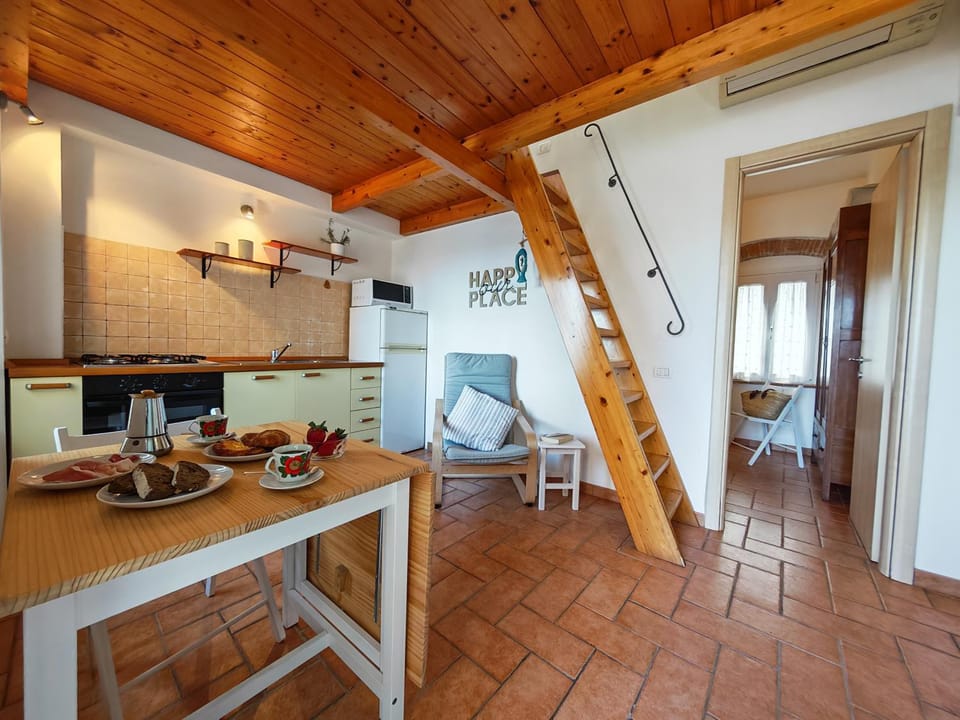 Kitchen or kitchenette, Living room, Dining area, Breakfast, dishwasher, oven, air conditioner