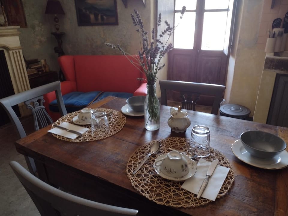 B&B Torre di San Caprasio Art Studio Bed and Breakfast in Province of Massa and Carrara