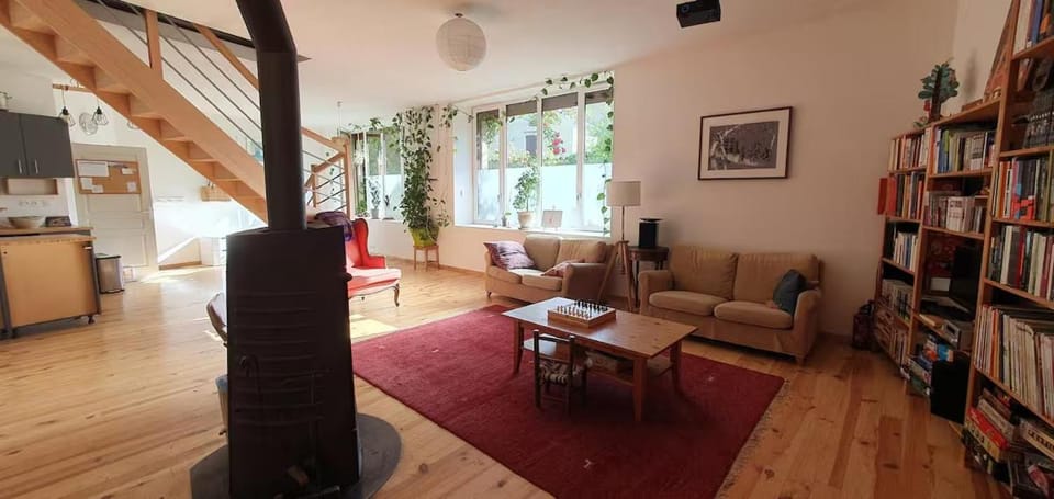 Library, Living room