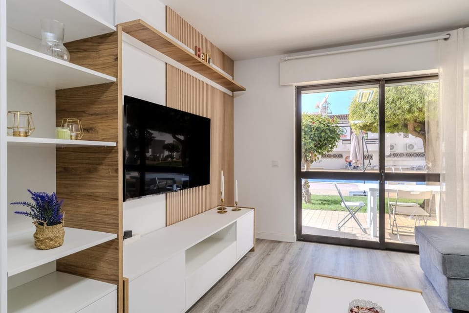 Communal lounge/ TV room, Living room