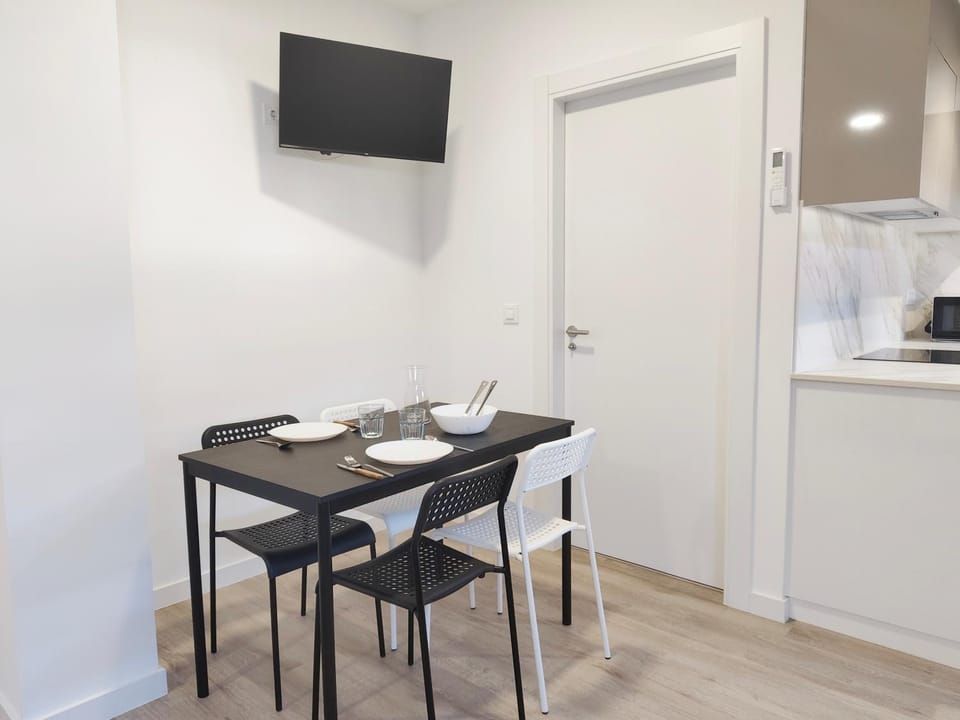 Dining area, kitchen