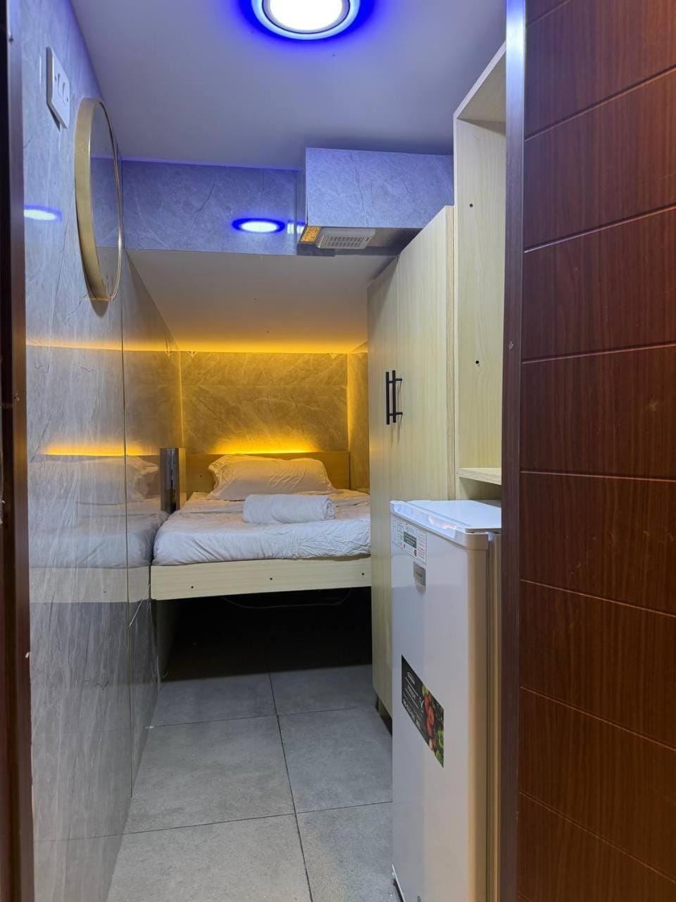 Luxury Private Capsule Room near Business Bay Downtown Vacation rental in Dubai