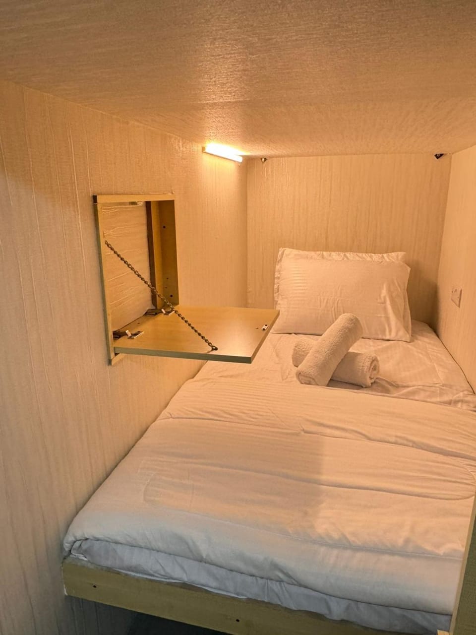 Luxury Private Capsule Room near Business Bay Downtown Vacation rental in Dubai