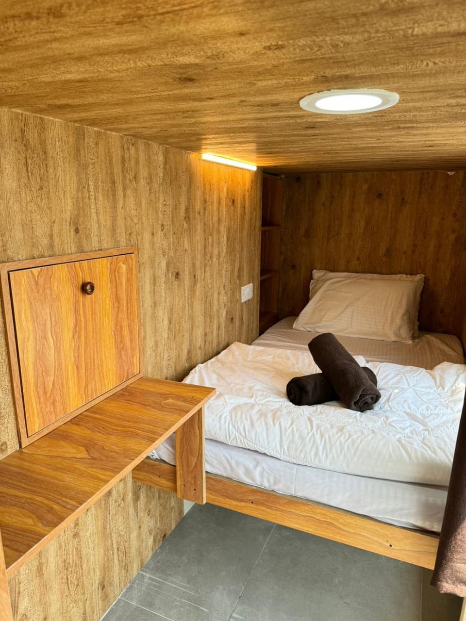 Luxury Private Capsule Room near Business Bay Downtown Vacation rental in Dubai