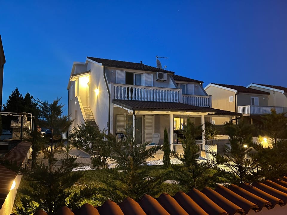 Property building, Night