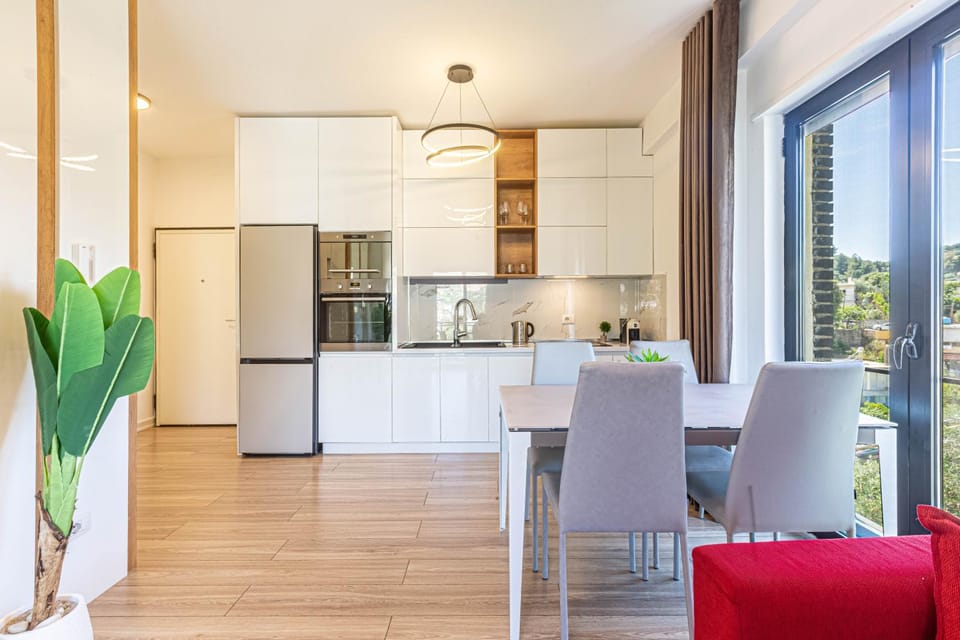 Kitchen or kitchenette, Seating area, Dining area, oven, stove