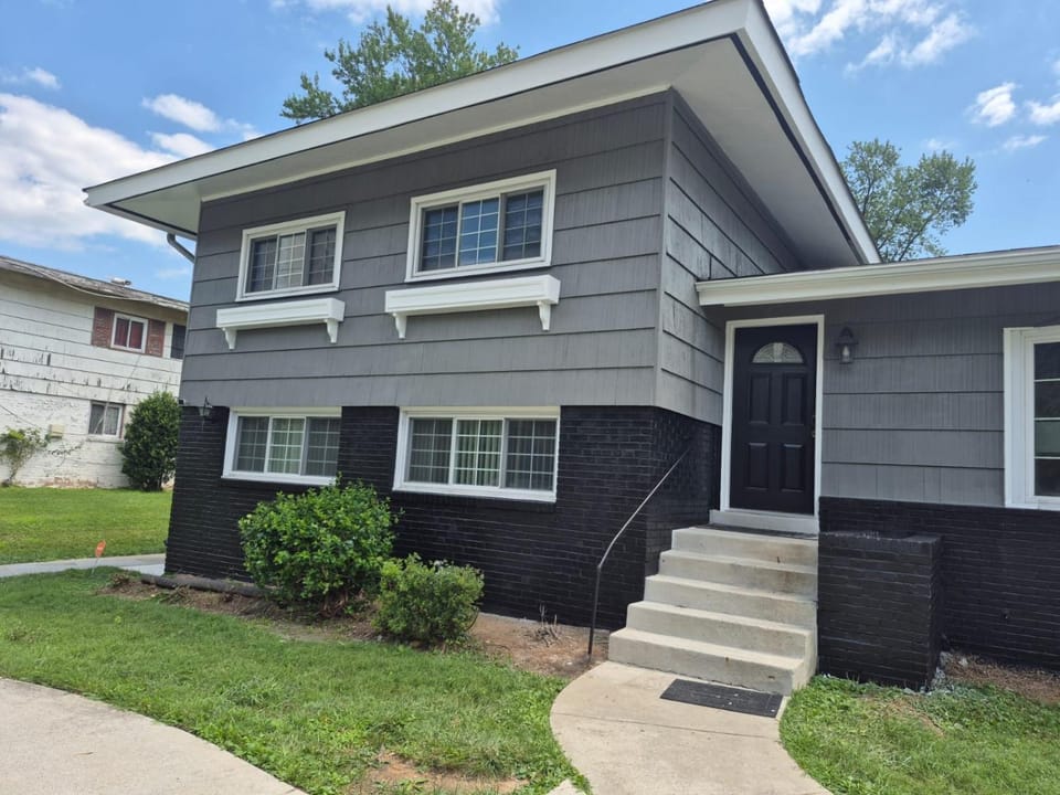 Entire 5 Bedrooms Home near DC and Metro Villa in White Oak