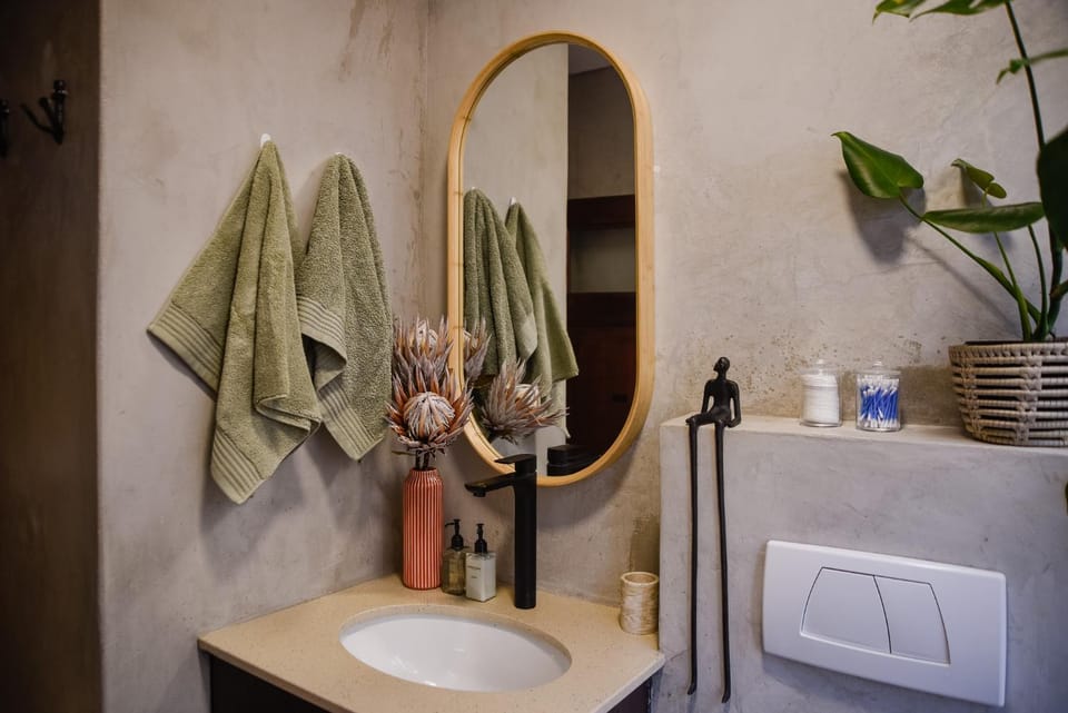 Bathroom, towels