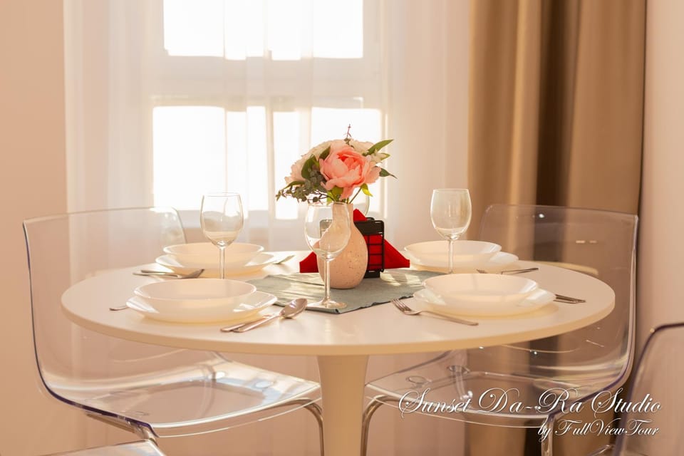 Food and drinks, Dining area