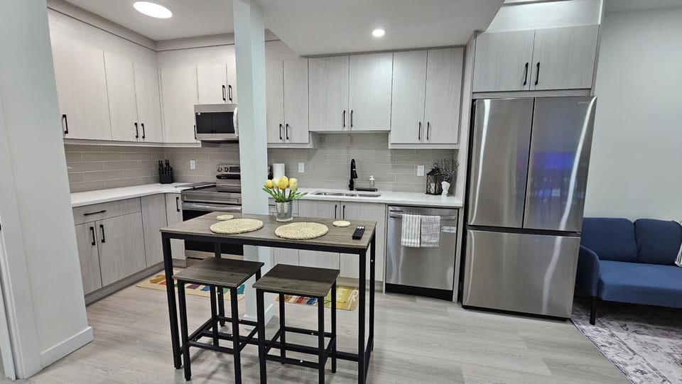 Kitchen or kitchenette, Seating area, Dining area, dishwasher, oven, stove