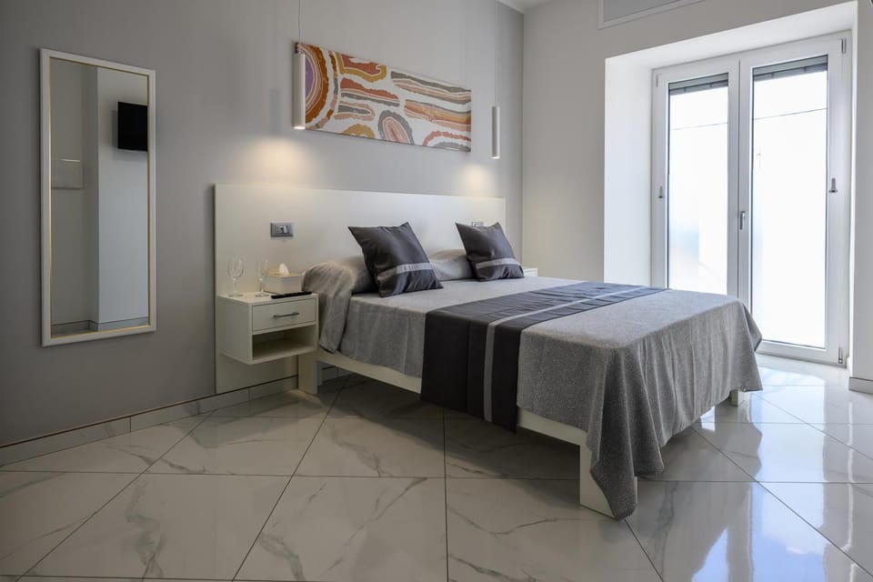 Bed, Photo of the whole room, Bedroom, air conditioner