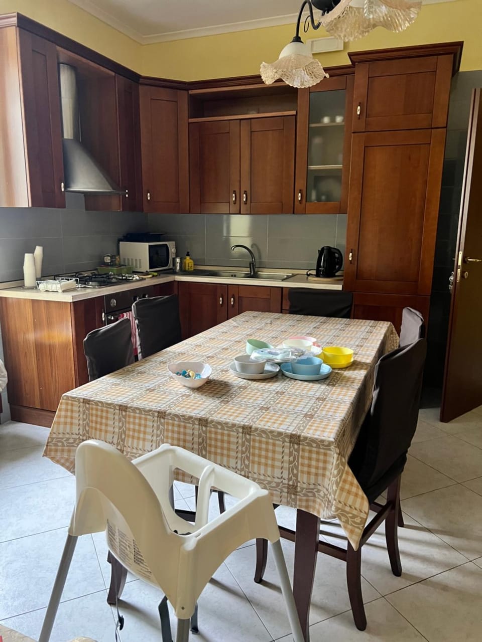 Property building, Kitchen or kitchenette, Dining area, stove