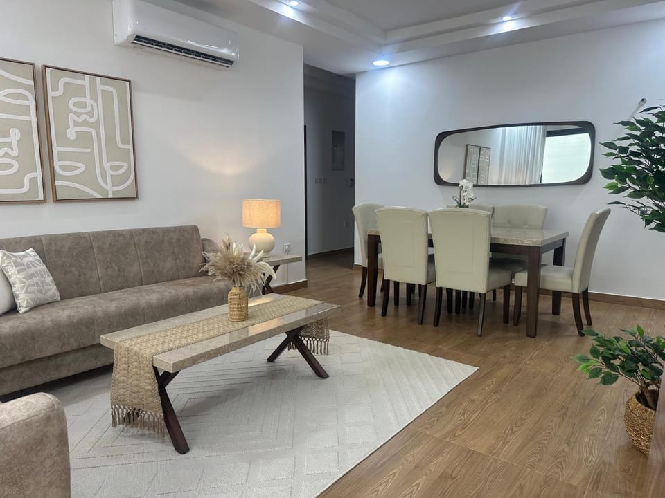 Living room, Dining area