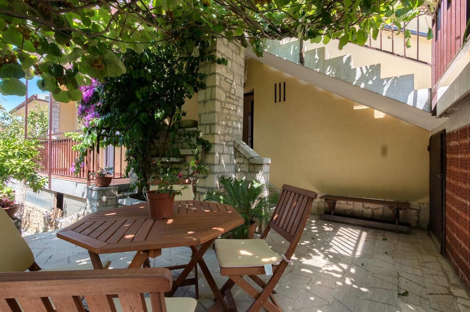 Apartments Ariana Bed and Breakfast in Pula