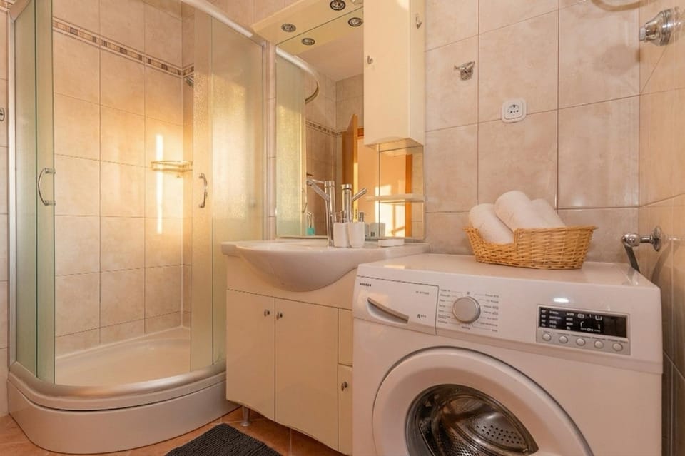 Shower, Bathroom, washing machine