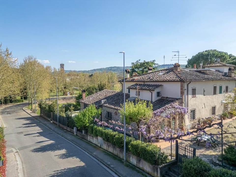 Cypress Hill Apartment in San Casciano Val Pesa