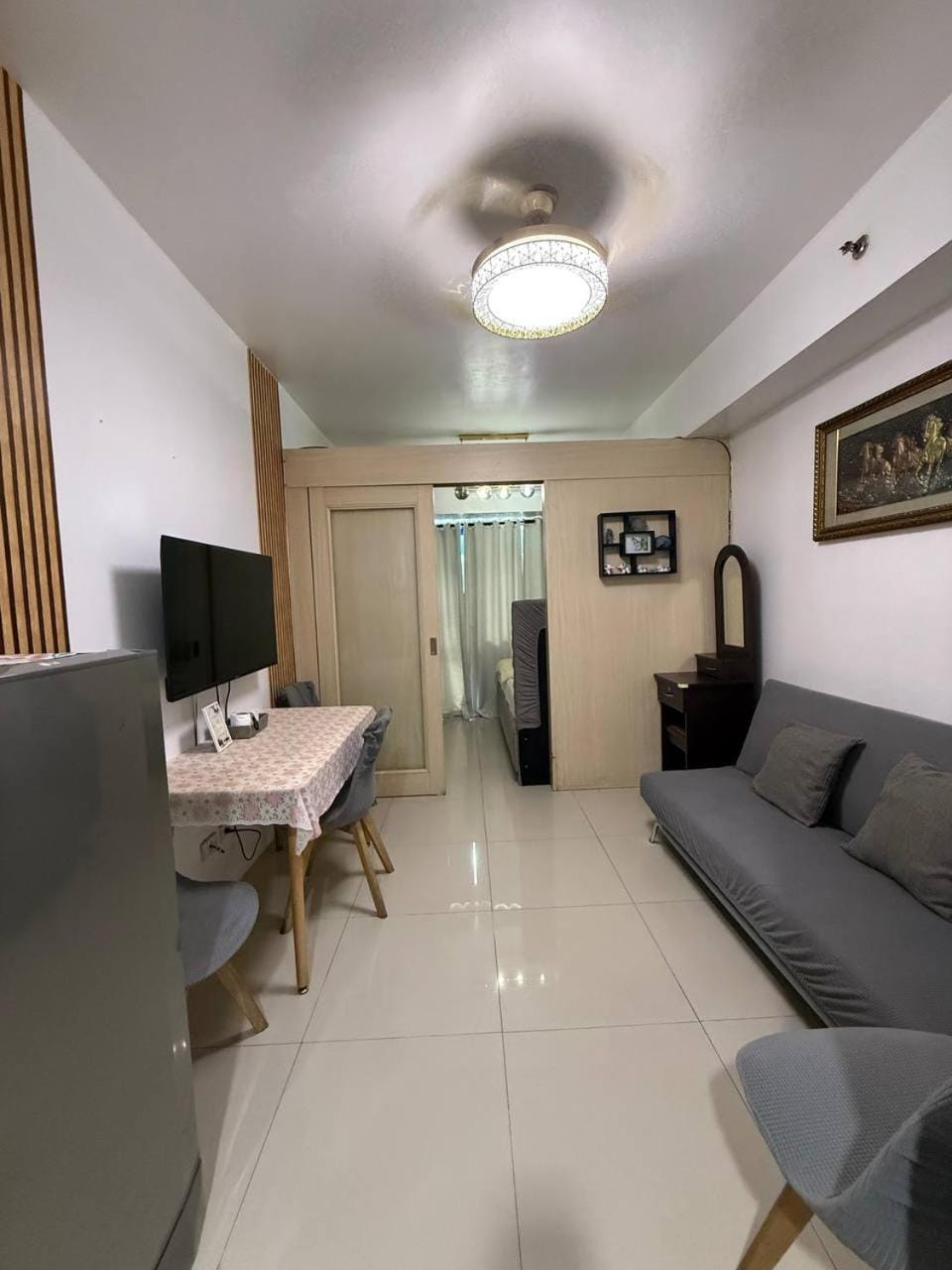 TV and multimedia, Living room, Seating area, Dining area