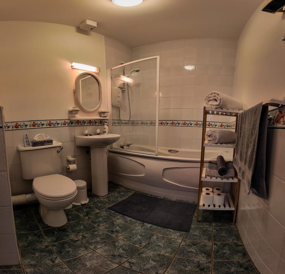2 bed Beachfront Apartment Inchydoney Cork Apartment in County Cork
