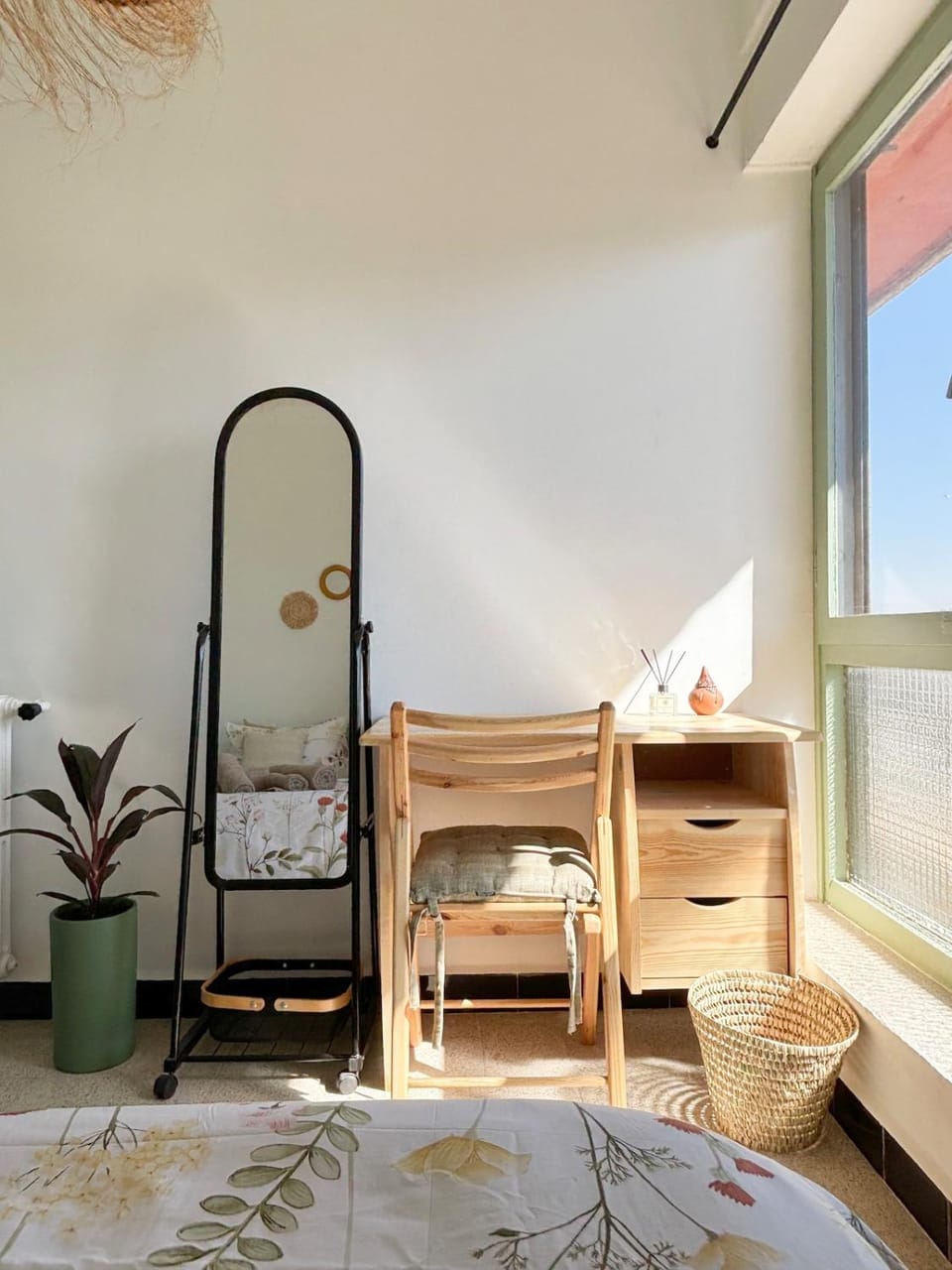 Seating area, Bedroom