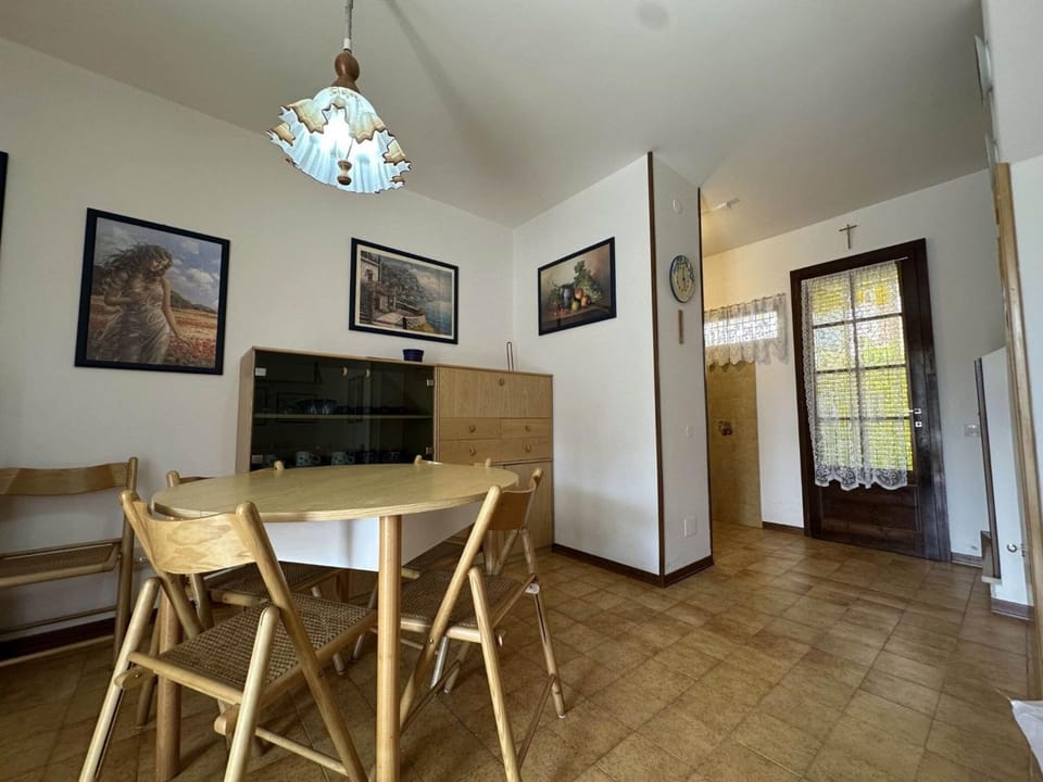 Decorative detail, Dining area