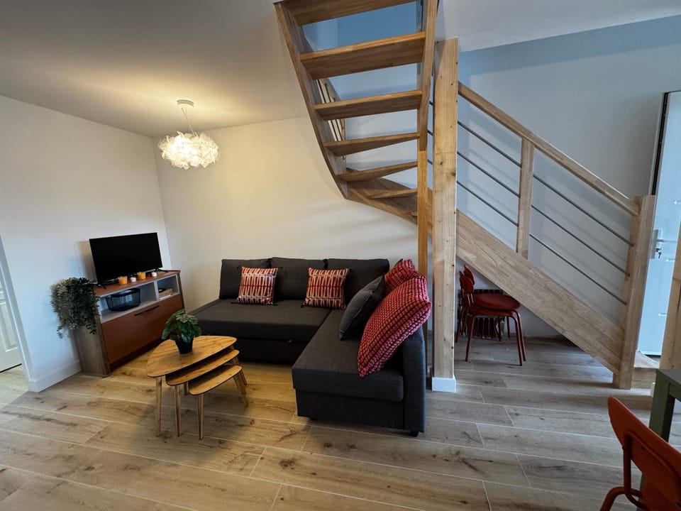TV and multimedia, Living room, Seating area