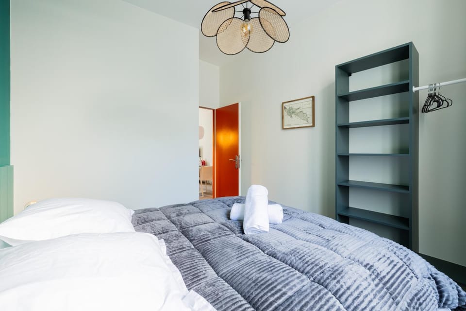 Bed, Photo of the whole room, Bedroom, towels, wardrobe