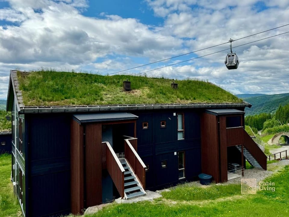 Ski-In Out apt Hafjell - Sauna and Stunning Views Apartment in Innlandet
