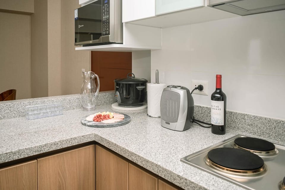 Modern 3BR 2BA Apt Gym and Parking Near Real Plaza, UP and Trendy Cafés Apartment in Lince