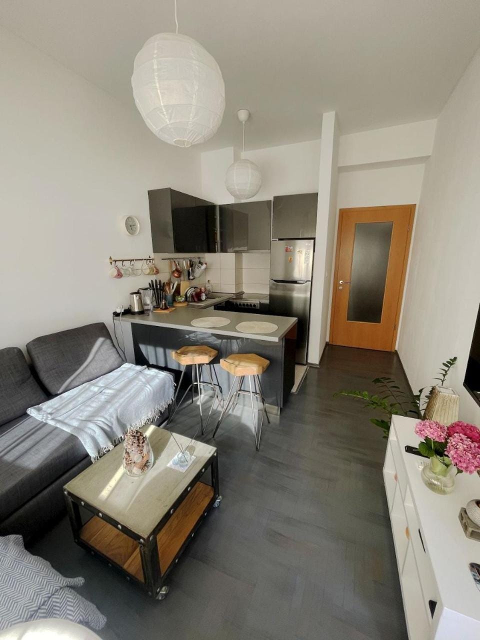 TV and multimedia, Living room, Photo of the whole room, Seating area, Dining area, oven, pet friendly