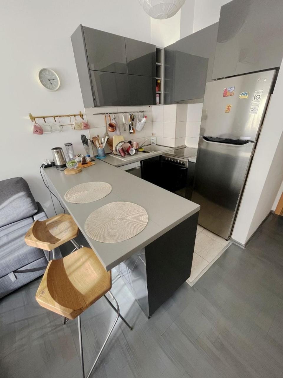 Kitchen or kitchenette, Living room, Dining area, oven, pet friendly, stove