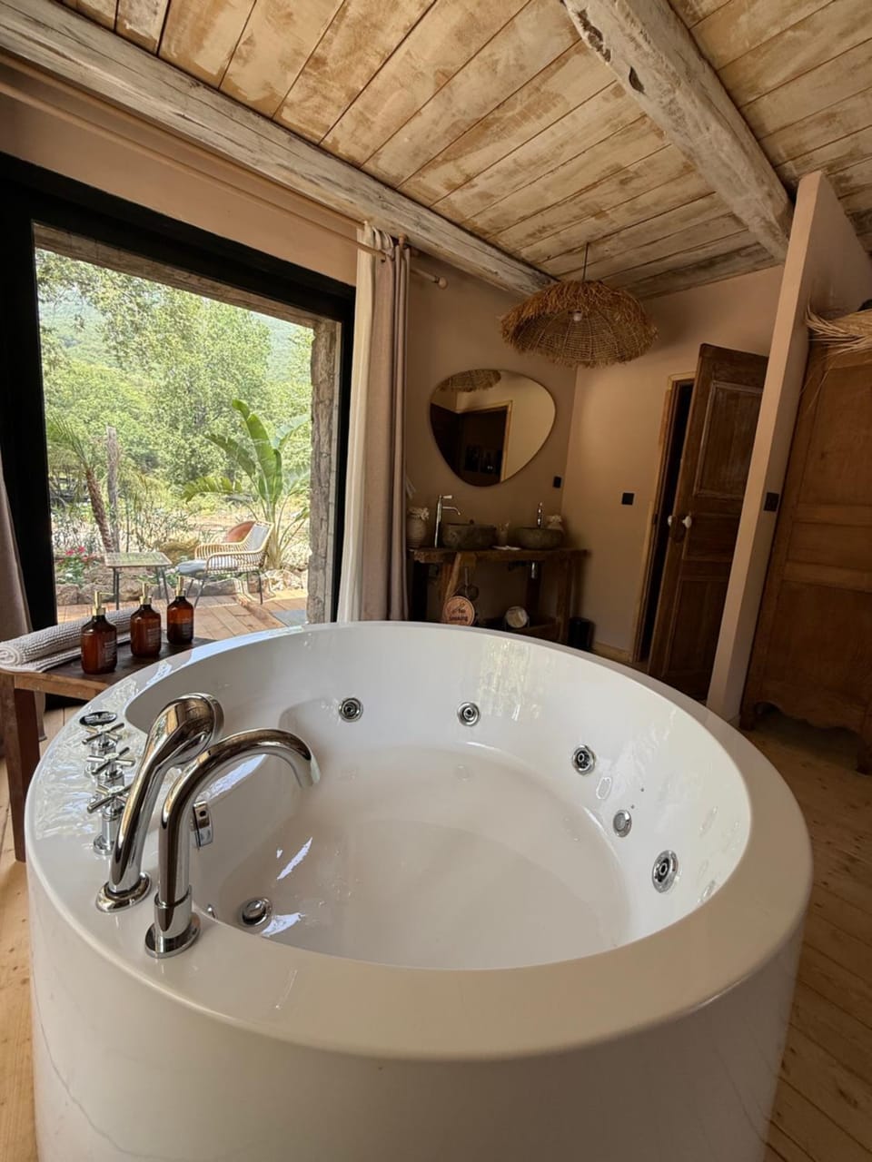 LA PAUSE - 3 villas avec Jacuzzi privatif à chisà House in Corsica