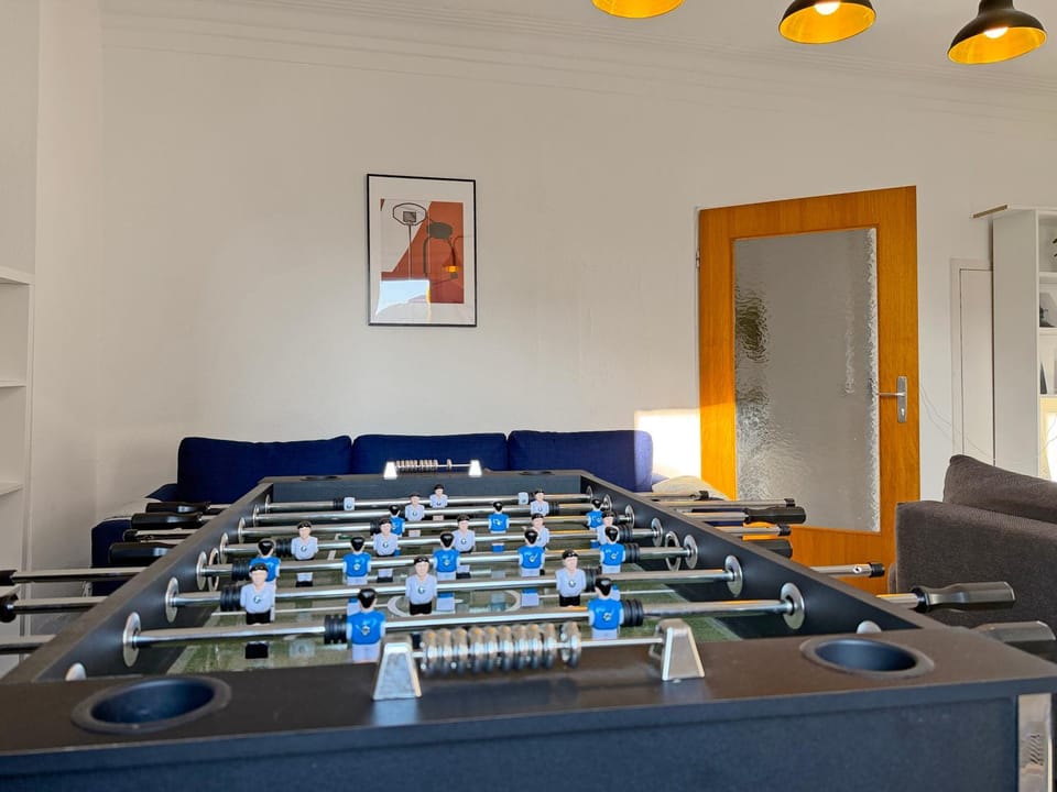 Billiard, Game Room