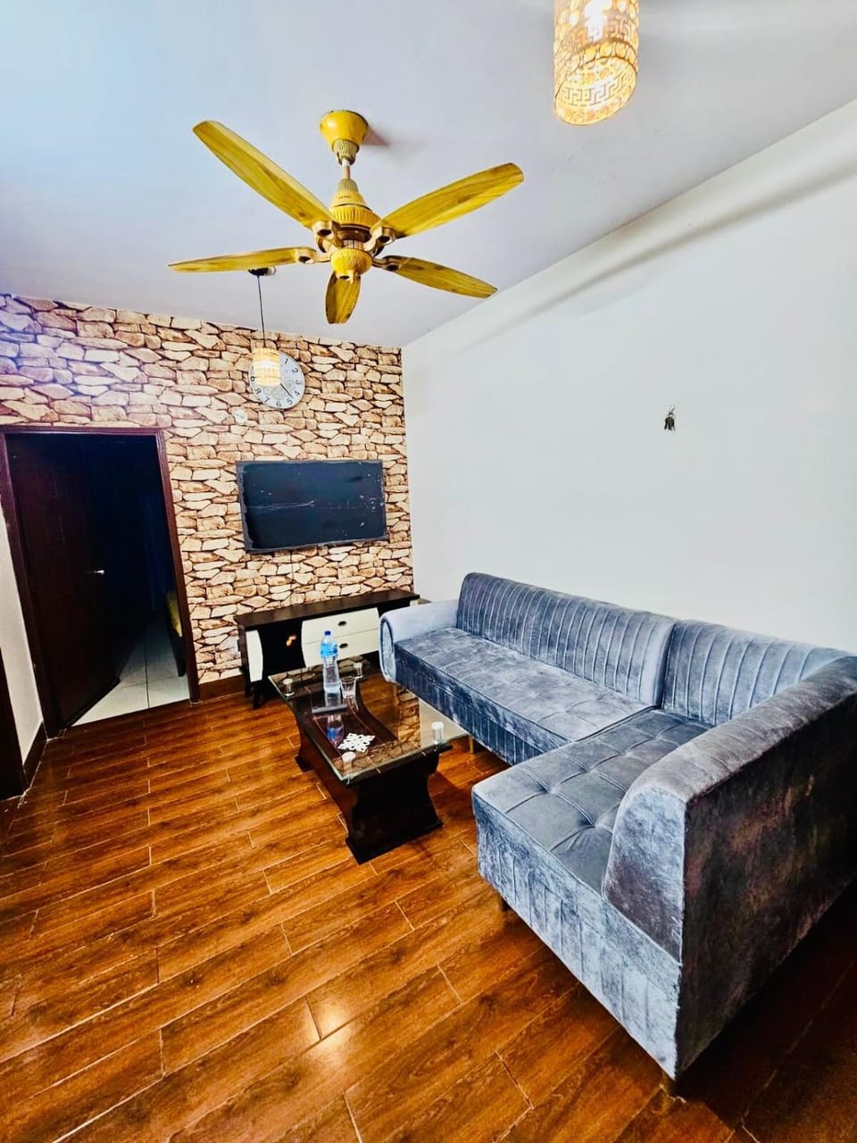 Communal lounge/ TV room, TV and multimedia, Seating area, Evening entertainment