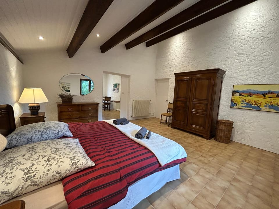 Bed, Photo of the whole room, Bedroom, wardrobe