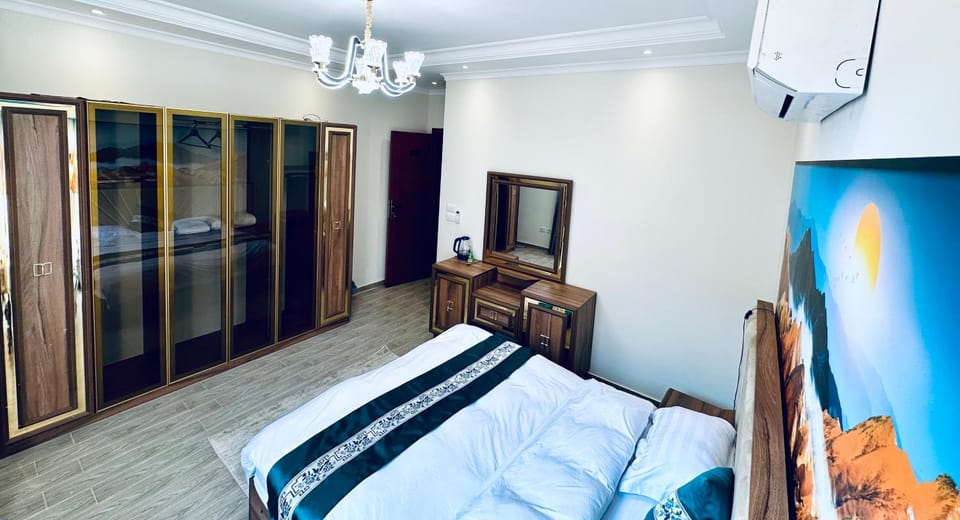 Photo of the whole room, Bedroom, wardrobe, air conditioner