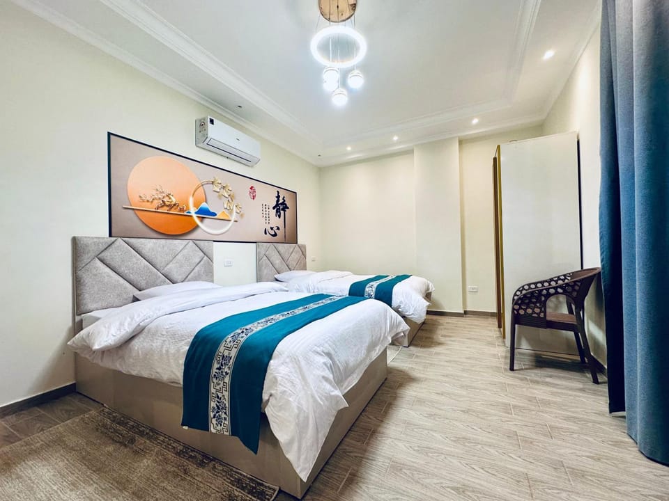 Photo of the whole room, Bedroom