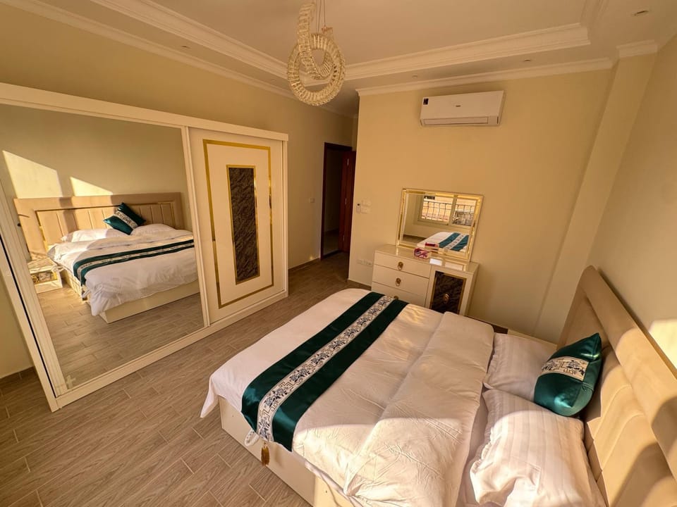 Bed, Photo of the whole room, air conditioner