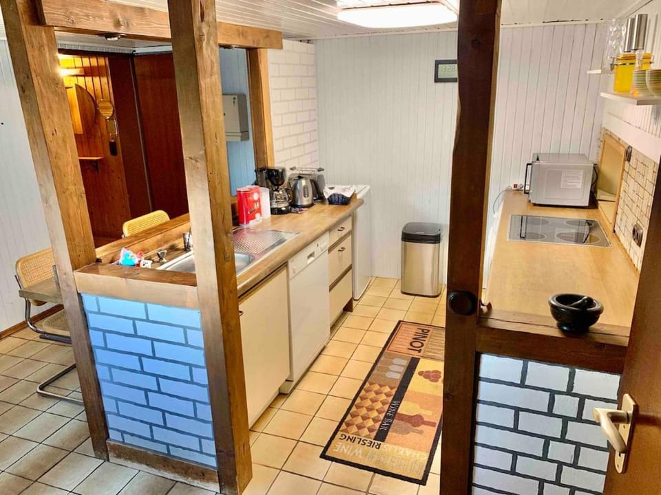 Coffee/tea facilities, Kitchen or kitchenette, dishwasher, minibar, oven, stove, toaster