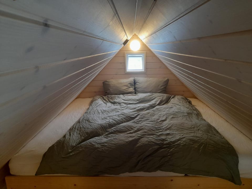 Hulen, Lundeledsvej 5 Farm Stay in Zealand