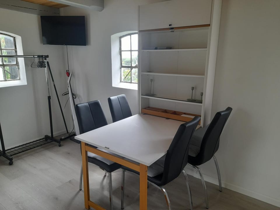 Hulen, Lundeledsvej 5 Farm Stay in Zealand