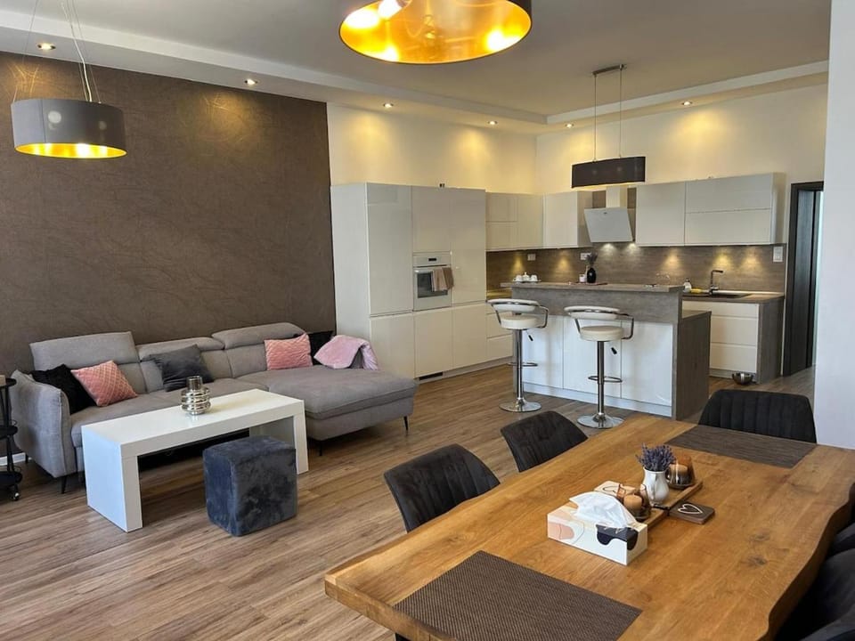 Luxusní apartmán v centru Jihlavy Apartment in South Moravian Region