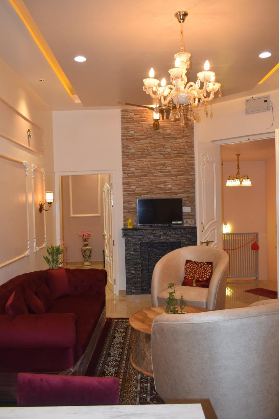 Juhi's Nest-A Royal suite Bed and Breakfast in Gujarat