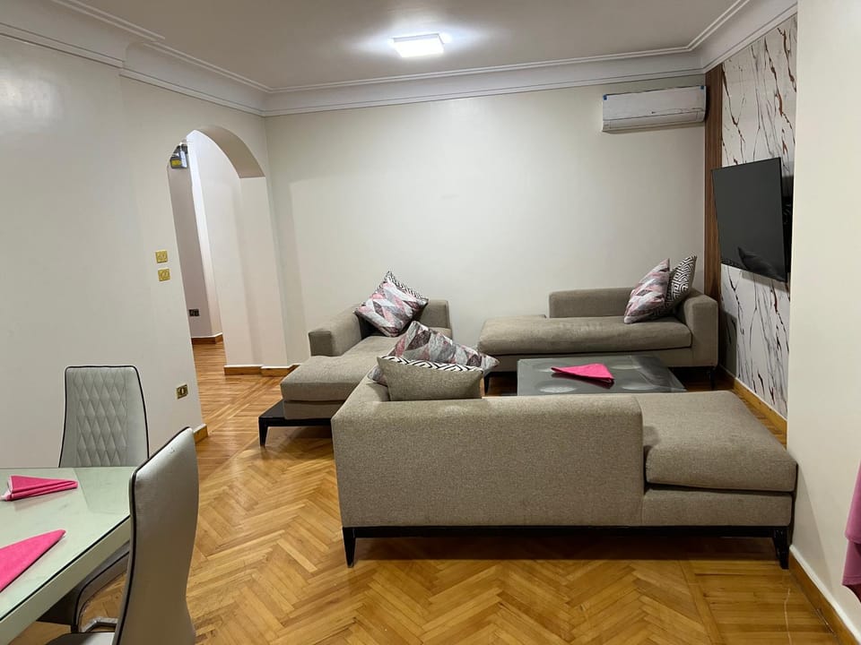 Beachfront Apartment in the Heart of Alexandria Apartment in Alexandria