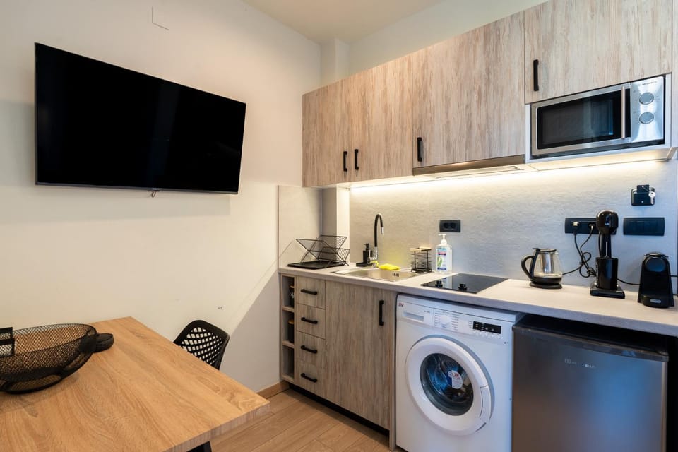 TV and multimedia, Coffee/tea facilities, Dining area, microwave, washing machine, kitchen