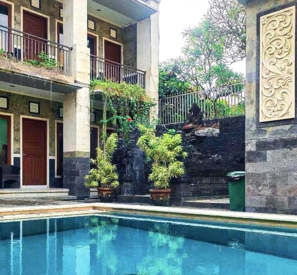 SG Hotel - 2 Minutes to the Beach By Micky Studio 2 Hotel in Kuta