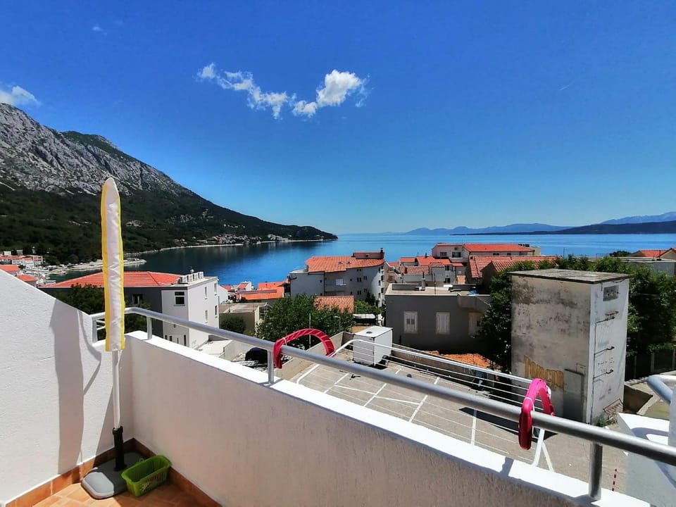 View (from property/room), Balcony/Terrace, Mountain view, Sea view